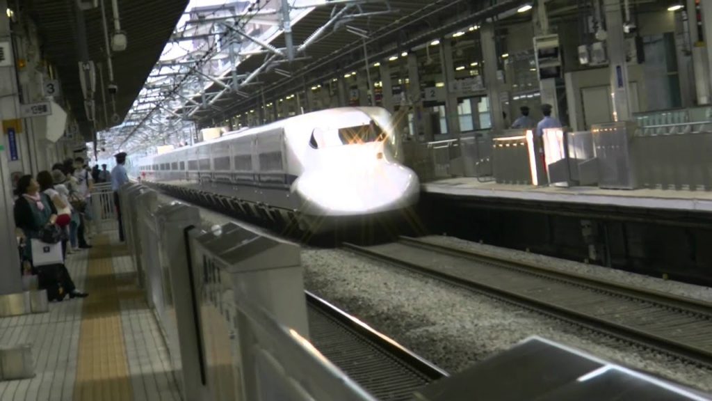 アキーラさん新幹線のぞみ・新横浜駅1！Shinkansen,Bullet train,Nozomi,Yokohama,Japan