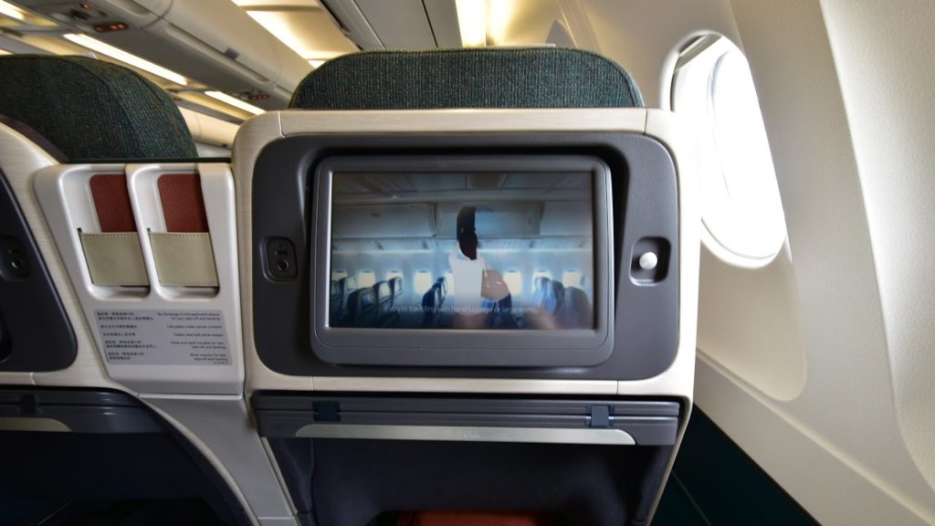 Business Class | Flight Review #19 Cathay Dragon KA380 Hong Kong to Fukuoka Airbus A330-300 Business Class | Flight Review #19 Cathay Dragon KA380 Hong Kong to Fukuoka Airbus A330-300