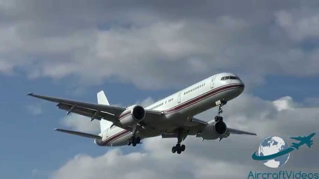 Paradigm Air Operators "Seattle Mariners Charter" 757-236 [N757SS]