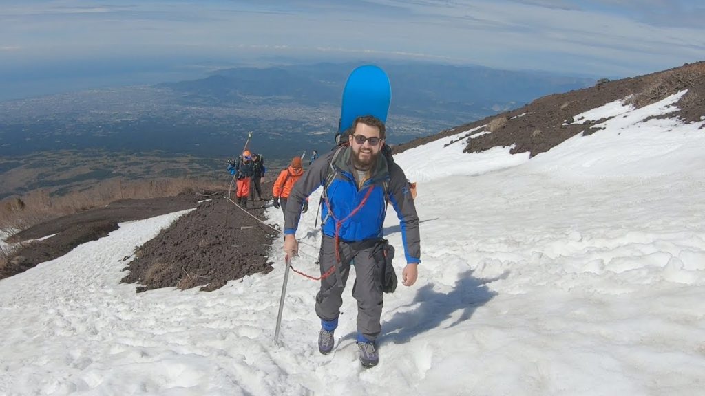 Snowboarding Mt Fuji! | 富士山 Snowboarding Mt Fuji! | 富士山