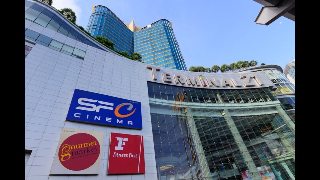 [4K] 2019 Walking from BTS station to Terminal 21 cheapest food court in Bangkok