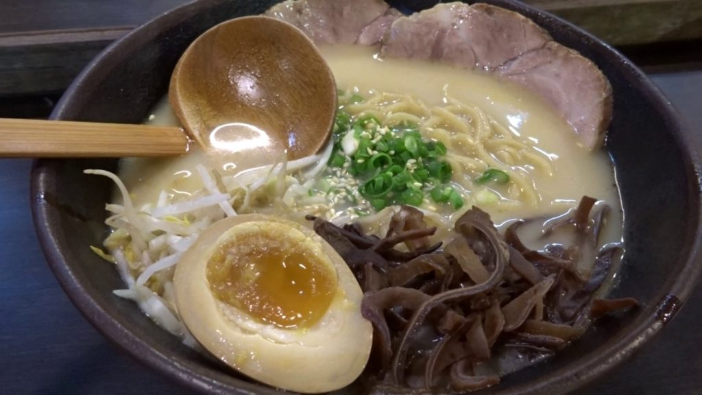 アキーラさん堪能①台湾・台中・台中一中街!ラーメン屋・漁蔵!Ramen shop in Taichung in Taiwan アキーラさん堪能①台湾・台中・台中一中街!ラーメン屋・漁蔵!Ramen shop in Taichung in Taiwan