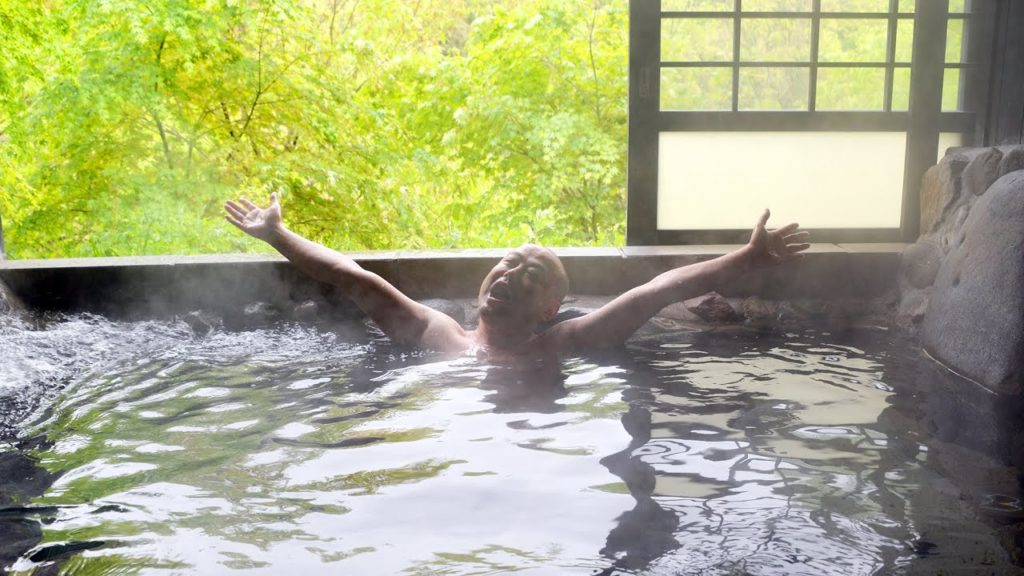 Aso Onsen private baths 阿蘇の家族風呂 くぬぎの湯に入る Aso Onsen private baths 阿蘇の家族風呂 くぬぎの湯に入る