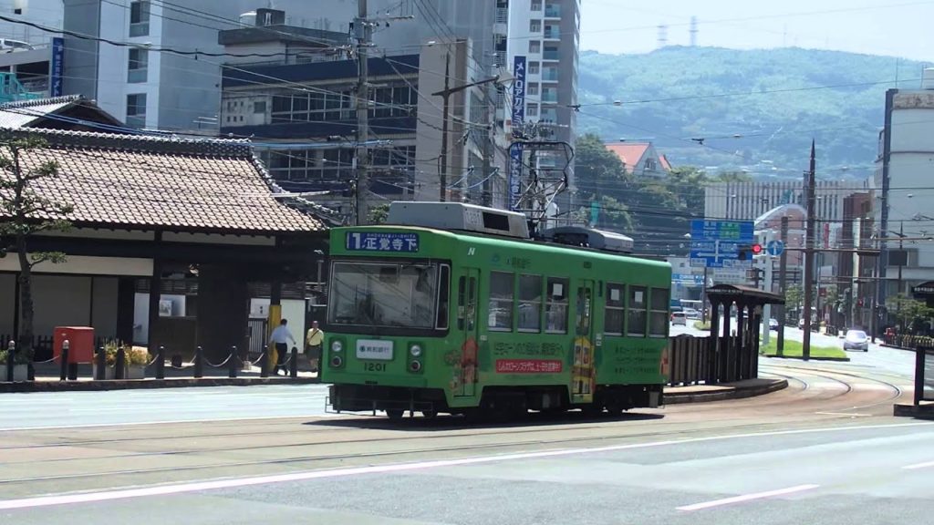 長崎電気軌道1200形 出島電停到着 Nagasaki 1200 series tramcar