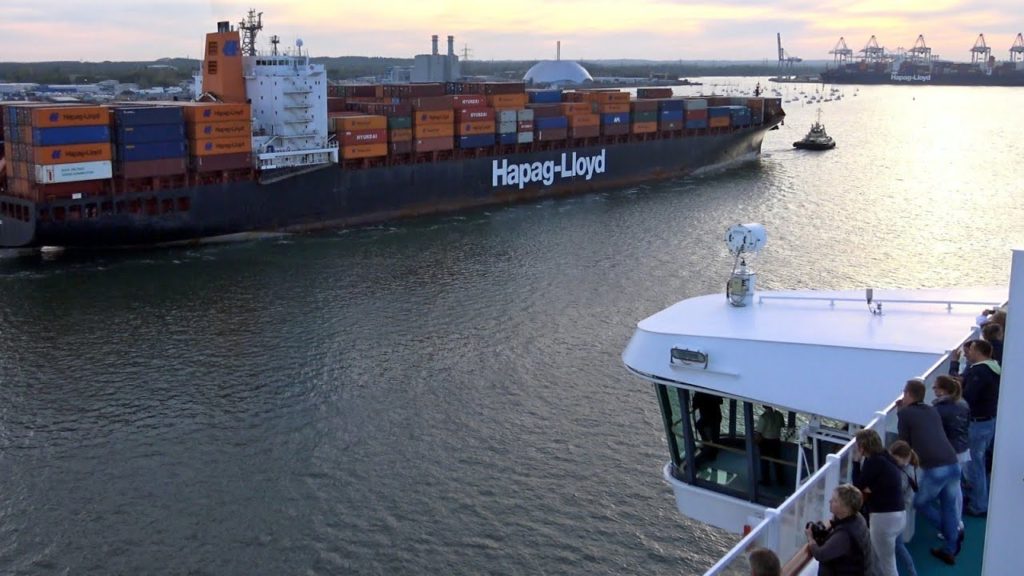 AIDAaura meets KOBE EXPRESS in Southampton | Kapitän Nico Berg | 05.05.16 | 4K AIDAaura meets KOBE EXPRESS in Southampton | Kapitän Nico Berg | 05.05.16 | 4K