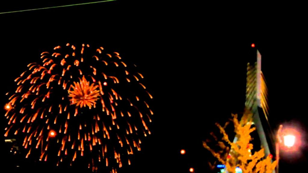 Japanese fireworks in AOMORI city 花火と青森ベイブリッジ