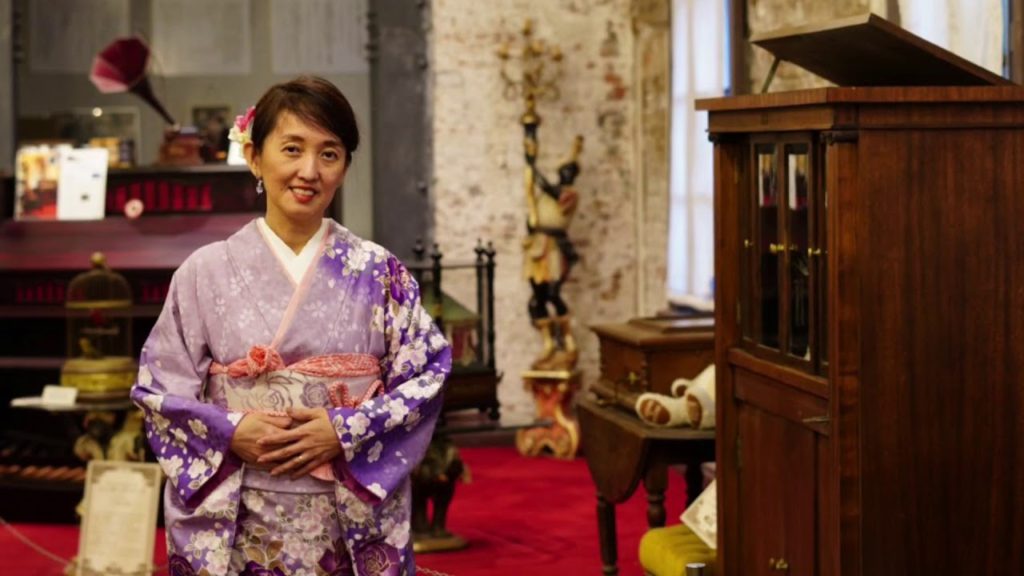 A couple in Singapore who experienced a kimono in Hakodate