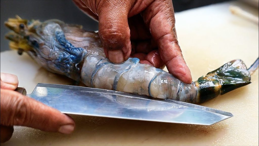 Thai Food - GIANT RIVER PRAWN CURRY Aoywaan Bangkok Seafood Thailand