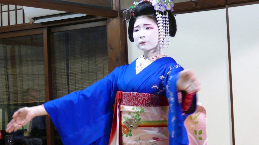 Maiko Performance in Gion Kyoto