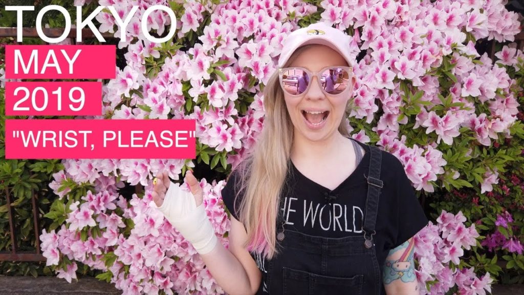 A Day in Our Life: What Happened to Martina's Hand A Day in Our Life: What Happened to Martina's Hand