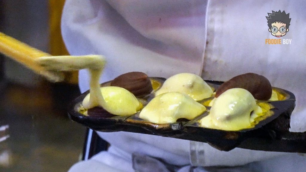 Japanese Street Food | Ningyo-Yaki in Asakusa, Tokyo Japan