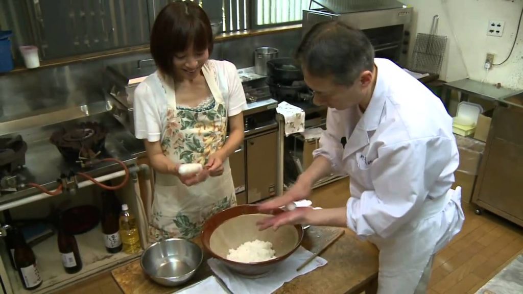 〔Akita Semboku Sightseeing〕Kiritampo Making Experience