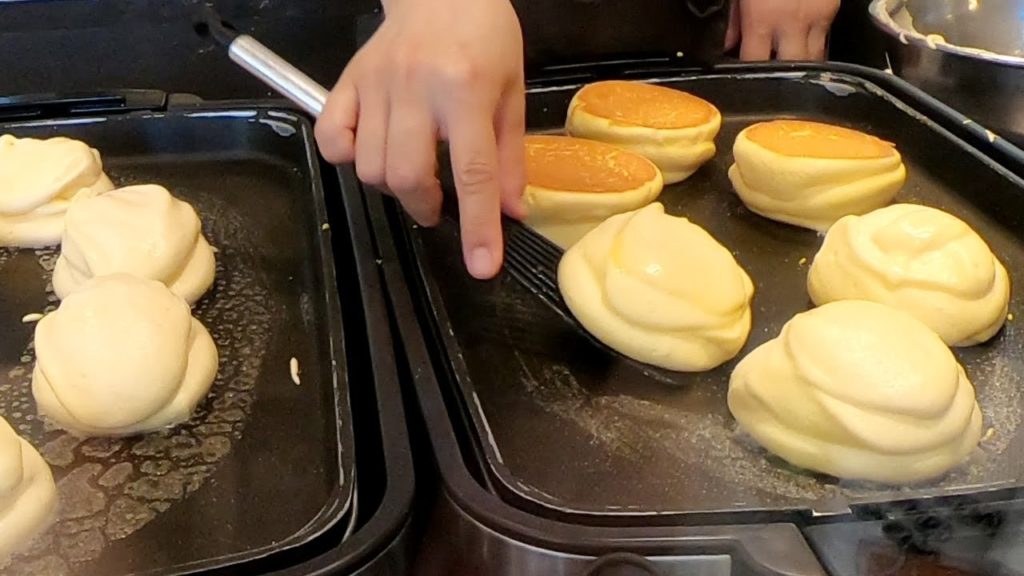 Japanese Street Food- A HAPPY PANCAKE