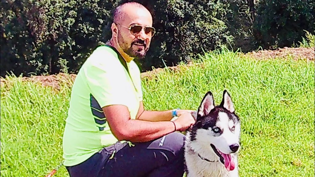 Trek with Indian Husky in Himalayas