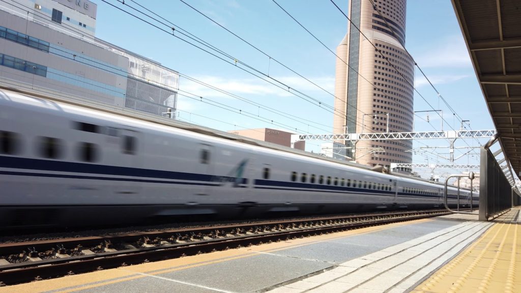 Shinkansen @Hamamatsu Station (新幹線 浜松駅通過）