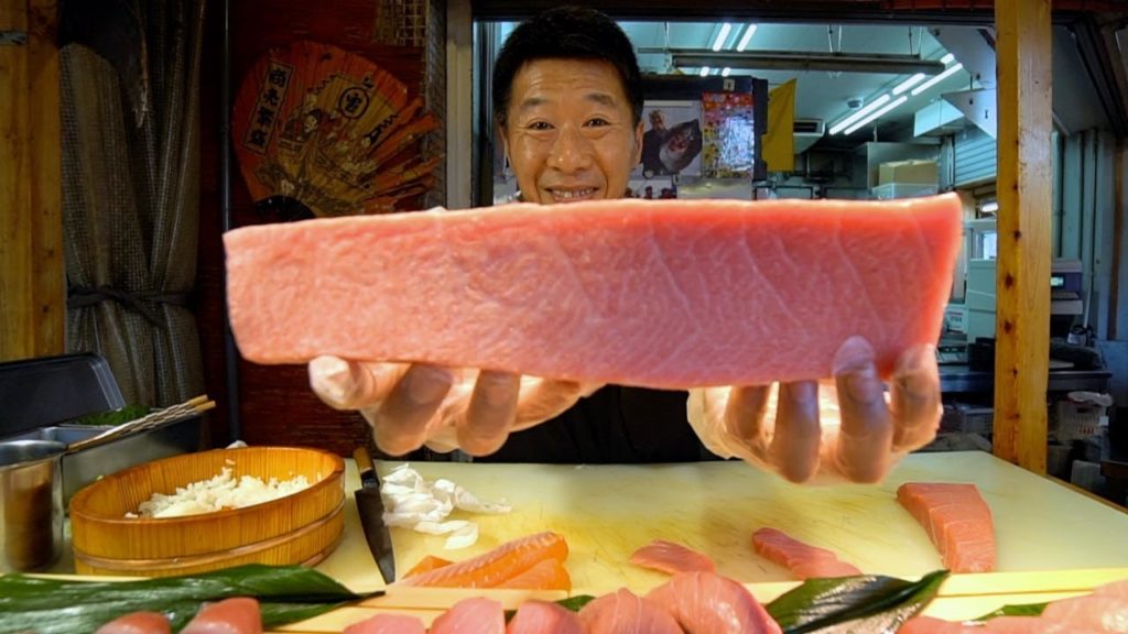 JAPANESE STREET FOOD - Kuromon Market Street Food Tour in Osaka Japan | BEST Japanese Seafood 黒門市場