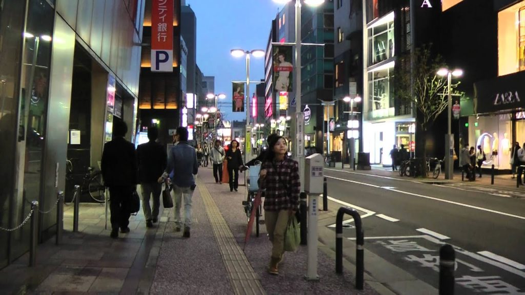 Japanese Street Scene: Fukuoka City's Nishi Dori - 福岡市西通り - Japan As It Truly Is