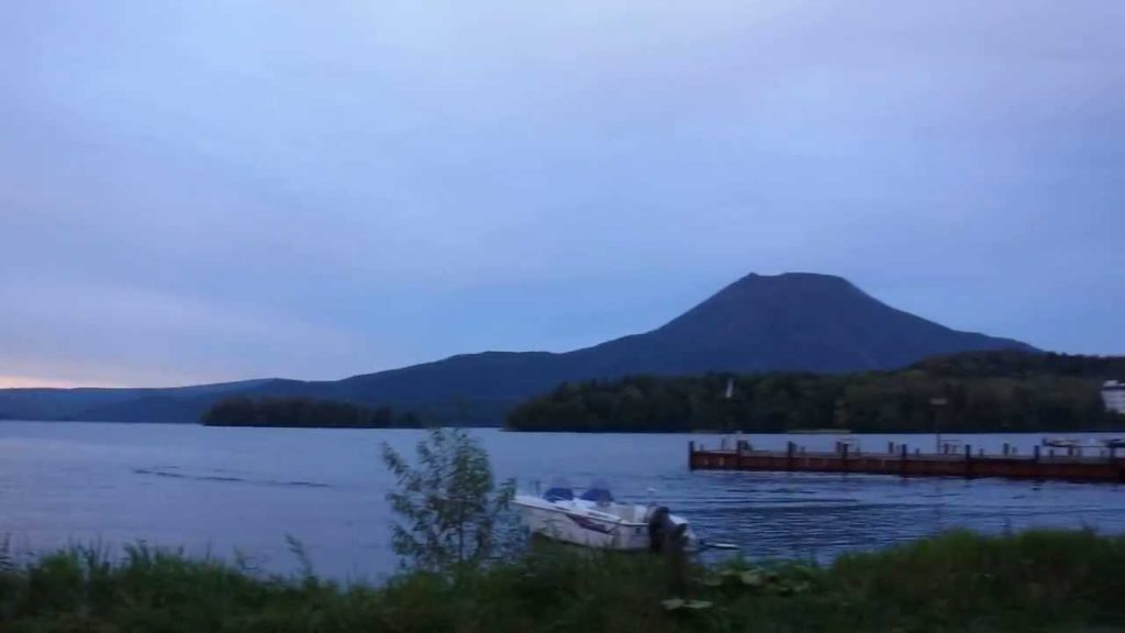 [Travel Hokkaido] Lake Akan & Oakandake scenery 雄阿寒岳と阿寒湖ボート乗り場付近