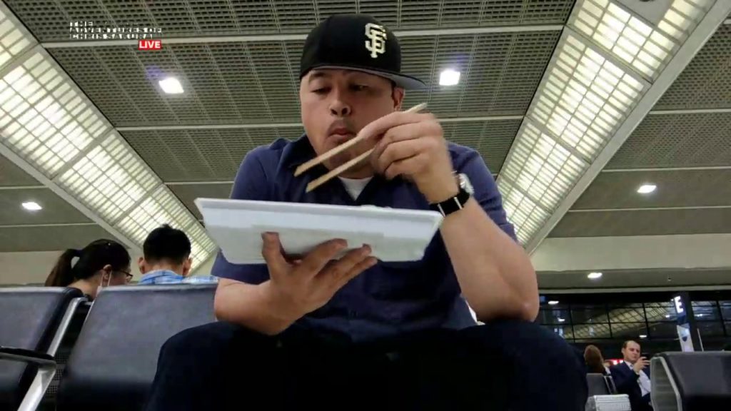 🔴 Eating a bento before the flight home at Narita Airport