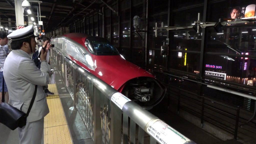 〔4K UHD|cc〕JR東日本・東北新幹線：盛岡駅、E5系『はやぶさ号』×E6系『こまち号』到着連結シーン。