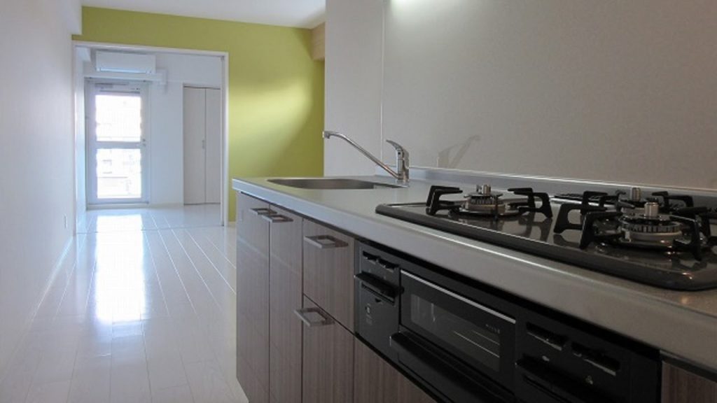 Japanese Apartment Tour: 1LDK designer's apartment in Osaka