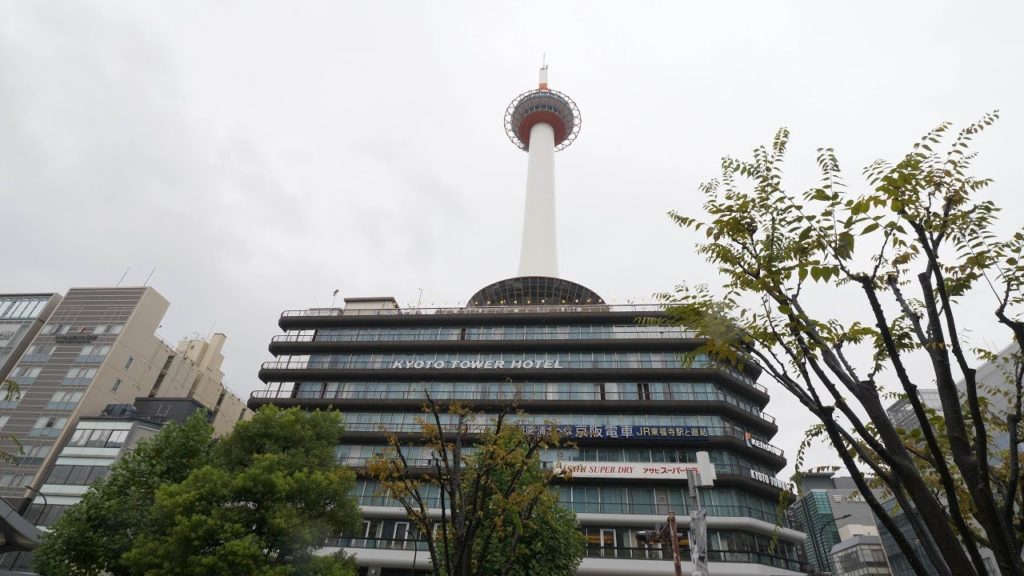 【4K】Walking from Kyoto station to Kiyomizudera way on a rainy day