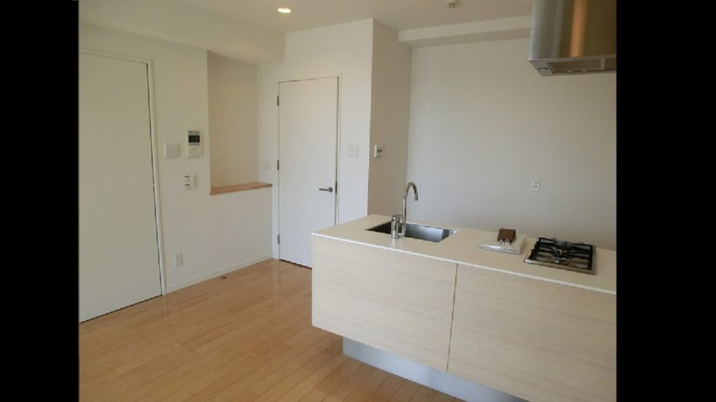 Japanese Apartment Tour: 1LDK apartment in Fukushima-ku, Osaka