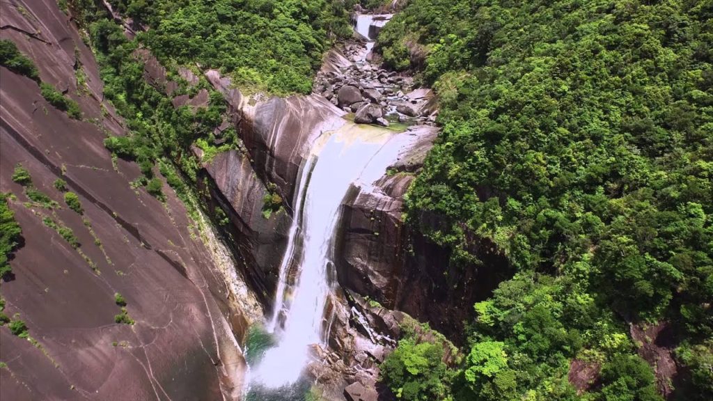 Amazing Waterfall in Japan 4K (Ultra HD) - 千尋の滝／屋久島