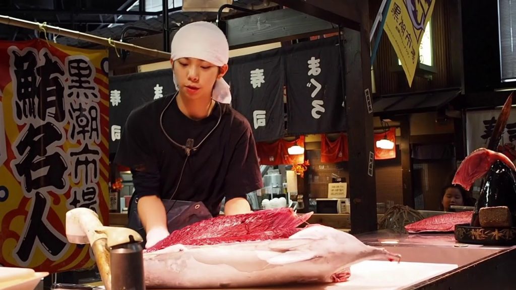 Giant Tuna Cutting at Kuroshio Market, Wakayama