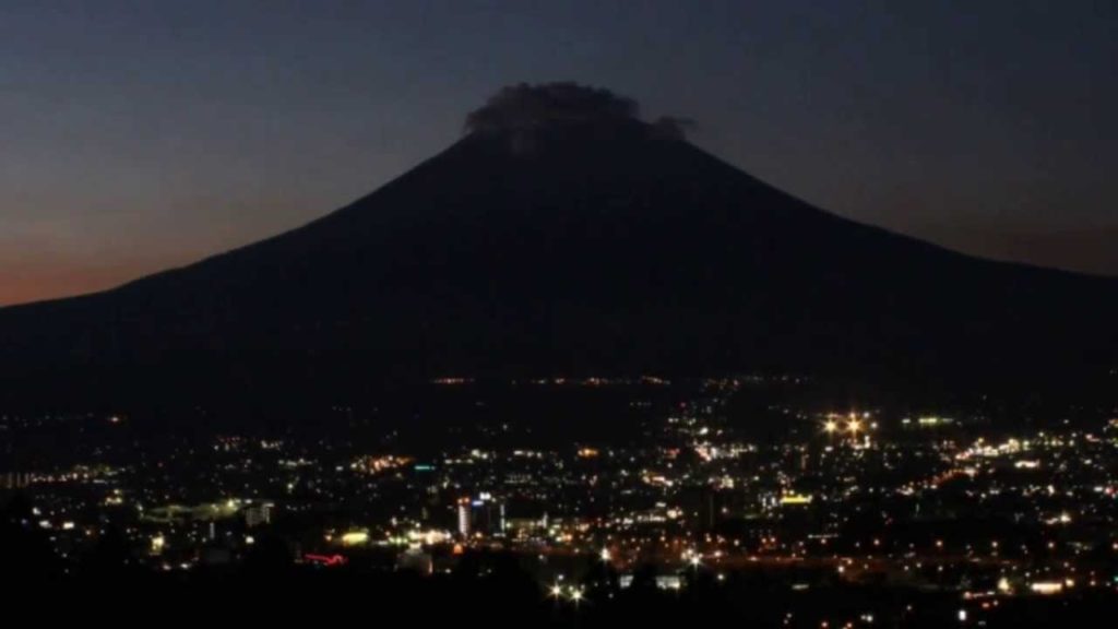 微速度撮影／ｼﾙｴｯﾄ富士と夜景（御殿場） Time　Lapse／Shadow Mt. Fuji & night view of Gotenba Shizuoka Japan.