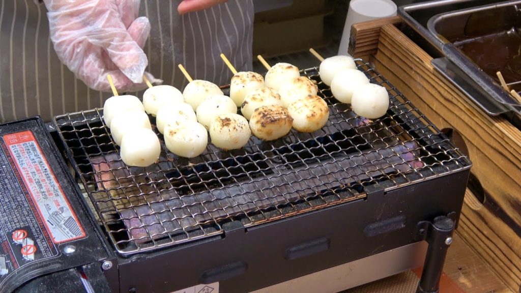 100 Yen Mitarashi dango | Japanese street food
