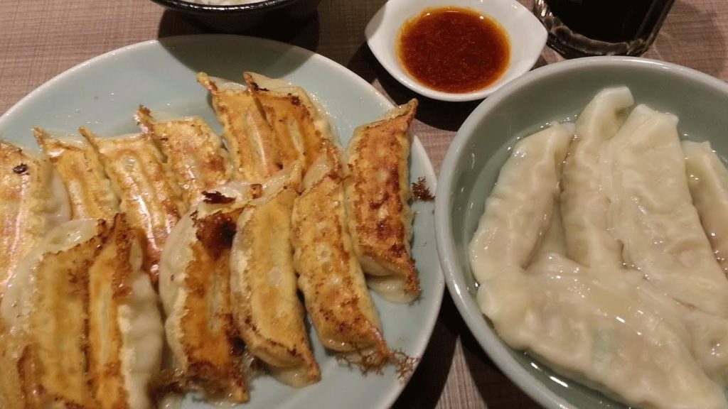 One Japan #48 Lining up for Dumplings in Utsunomiya (Tochigi) 日本全国！宇都宮の餃子