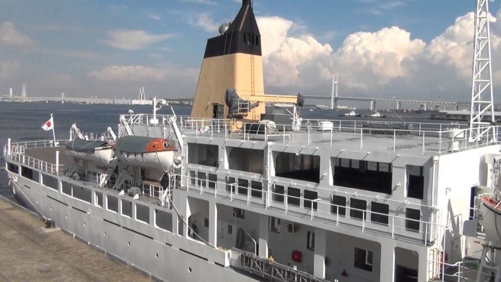 30 Florian auf Tour - Yokohama - Hafenpromenade