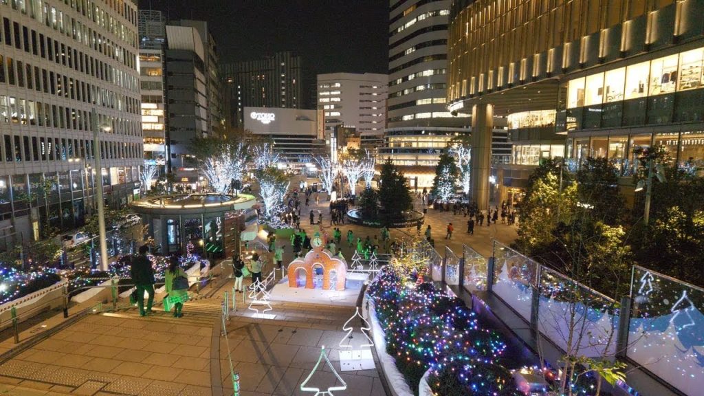 【4K】Night walk looking for Christmas Lights at Tokyo station, Ginza, Yurakucho and Hibiya
