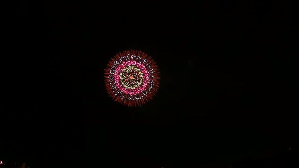 Artistic 12 inch shells 2011年 土浦全国花火競技大会 10号割物花火の部 Tsuchiura All Japan Fireworks Competition Artistic 12 inch shells 2011年 土浦全国花火競技大会 10号割物花火の部 Tsuchiura All Japan Fireworks Competition