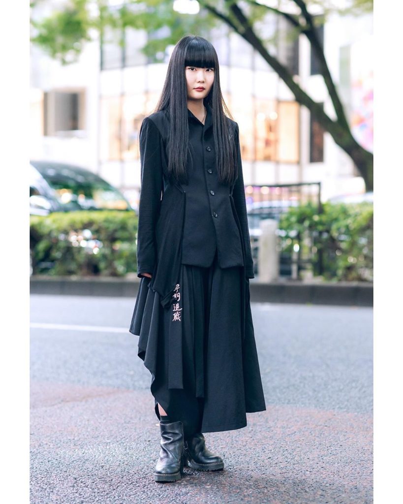 19-year-old Japanese student and musician Kana (@waitress___) on the street in H...