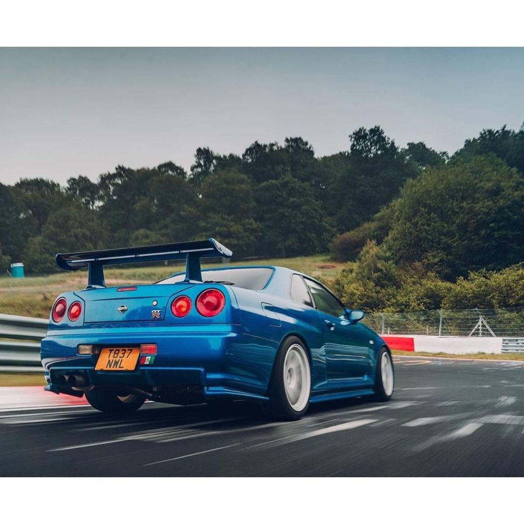 Catch me if you can!  Photo @thespeedhunters .
.
.
.
Follow the Crew:  @Nissan_G...