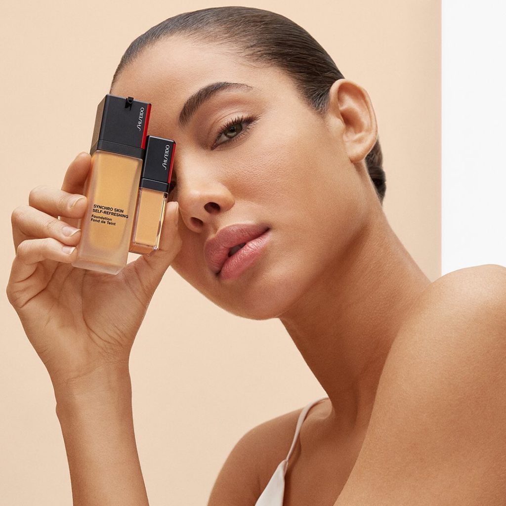 Finding your shade should be foolproof. With Synchro Skin Self-Refreshing Founda...