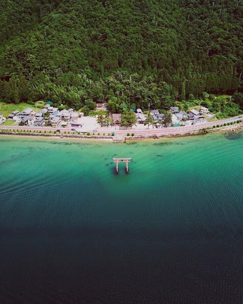 Visit Japan: Remarkably, Shirahige Shrine on Lake Biwa was founded over 1,900 years ago! Loc… Remarkably, Shirahige Shrine on Lake Biwa was founded over 1,900 years ago! Loc...