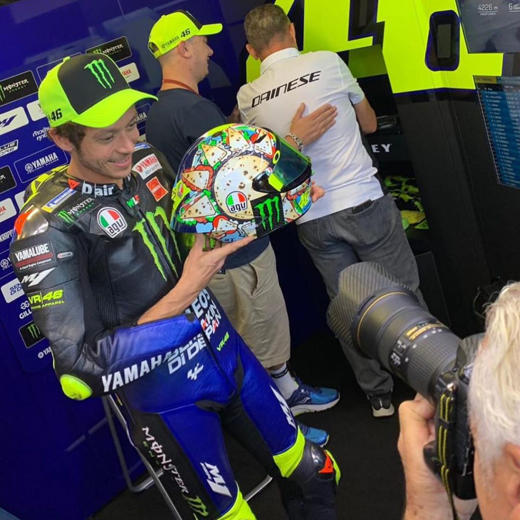 Sun & moon = piadina & watermelon
.
Who else is suddenly feeling hungry? 
.
.
#M...