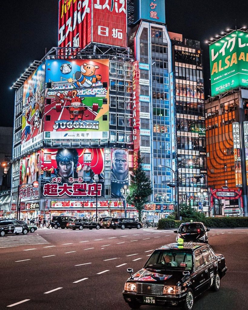 Japan Travel: The neon lights of Shinjuku are giving us life this Sunday evening!
: @ebi_time… The neon lights of Shinjuku are giving us life this Sunday evening!
: @ebi_time...