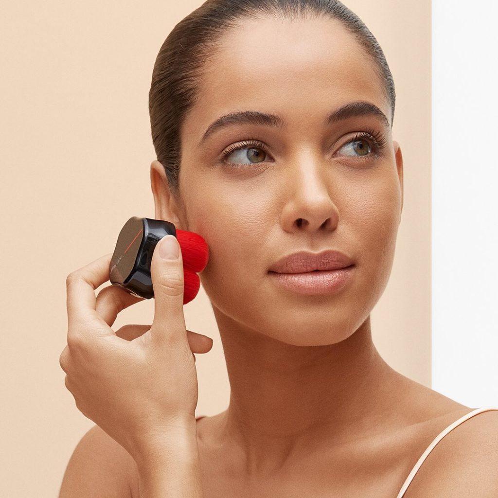 SHISEIDO: Buff your way to beautiful skin. The HANATSUBAKI HAKE Polishing Face Brush uses … Buff your way to beautiful skin. The HANATSUBAKI HAKE Polishing Face Brush uses ...