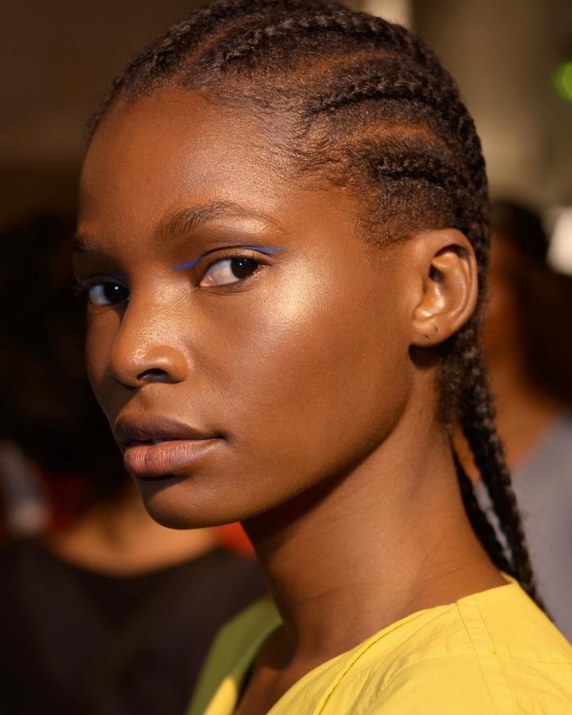 Pair a flawless canvas with a minimal meets graphic eye. EMEA Color Artist @greg...