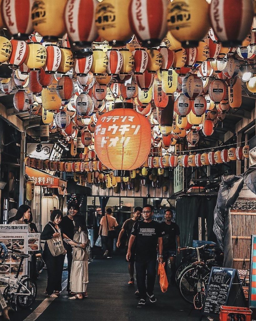 A little bit of lantern love for your Tuesday!  : @kazugrapher1209
-----⁣⠀
#Ueno...