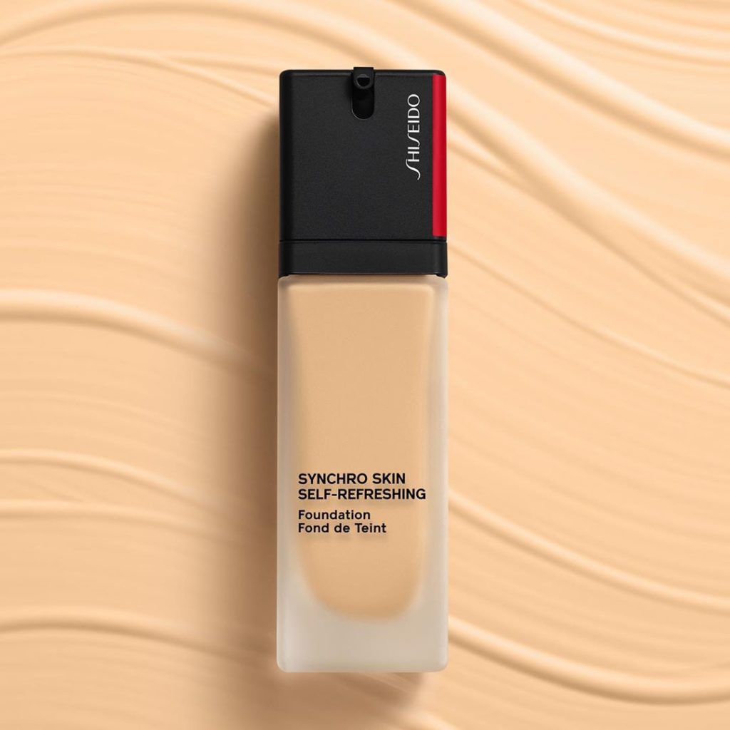 Get in sync with your skin instead of caking on coverage. Synchro Skin Self-Refr...