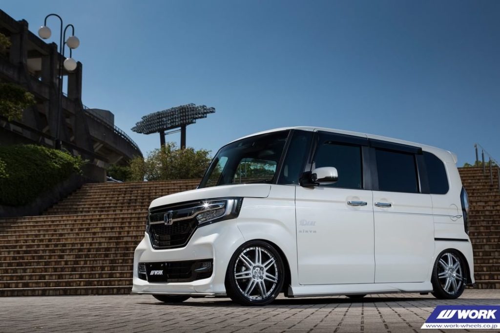 BUTTERFLY SYSTEM Honda N-Box on WORK Rizaltado Spoke2 #artofwheel #rizaltadospok...