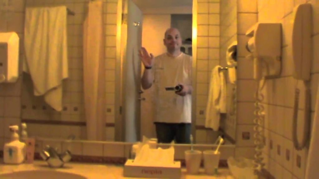 Nagasaki Washington hotel room Japan