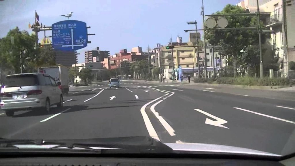桜島の爆発的噴火の一夜後の鹿児島市 Kagoshima after a night of the explosive eruption of Sakurajima