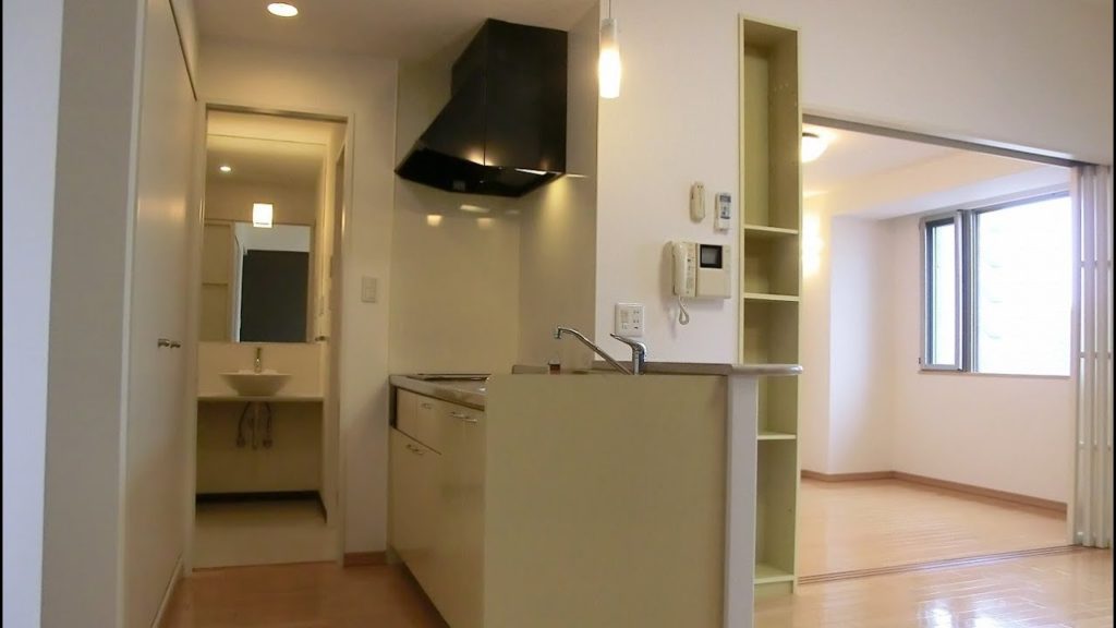 Japanese Apartment Tour: 1LDK apartment in Fukushima-ku, Osaka