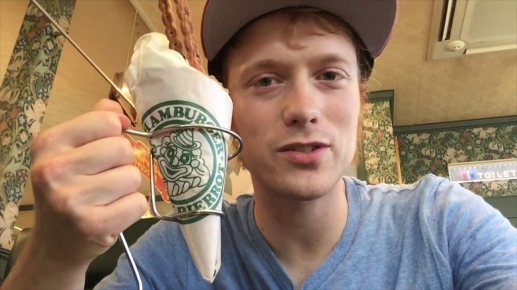 Cadari2 Tastes! Caramel Nuts Silk Ice Cream! Lucky Pierrot, Hakodate, Hokkaido EP037 Cadari2 Tastes! Caramel Nuts Silk Ice Cream! Lucky Pierrot, Hakodate, Hokkaido EP037